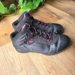 🌛Girls Shaq shoes size 5